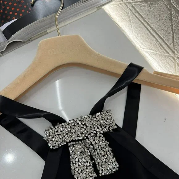 Miu Miu ♥ 2025 New Rhinestone Halter Neck Dress - Picture 2 of 8